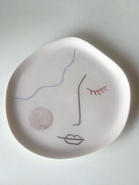 ❤️… Fringe Face Ceramic Decorative Plate
